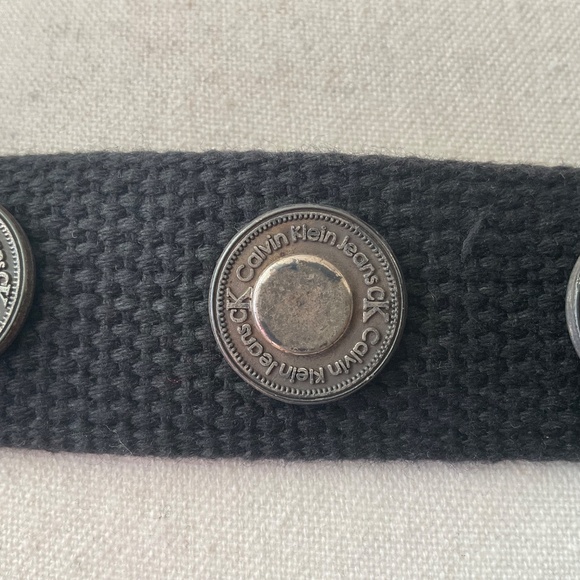 •Vintage Calvin Klein Black Canvas  Belt Silver Metallic Studded Brand Name - Picture 8 of 10